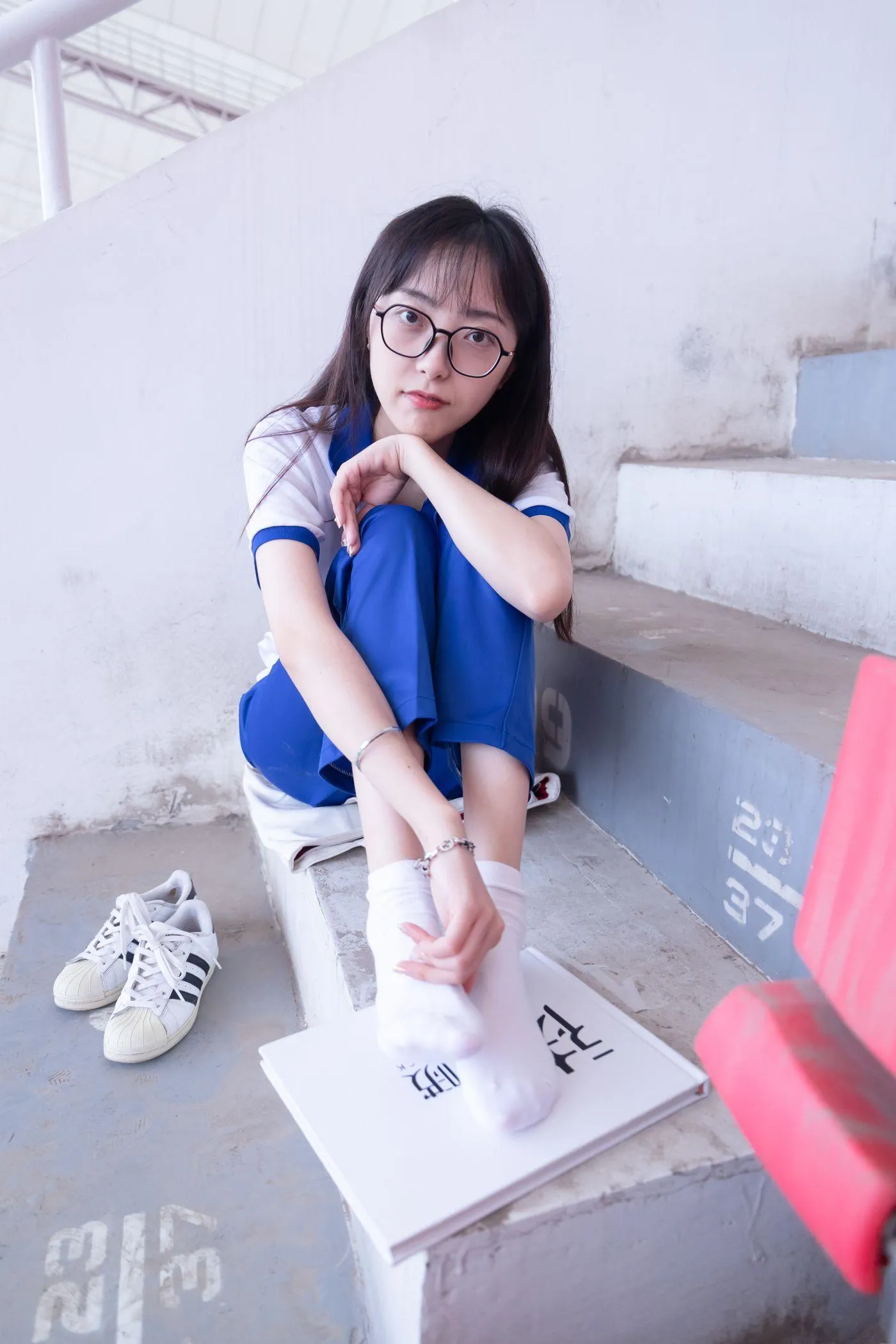 [BoBoSocks袜啵啵]NO.002 稚予-校服、贝壳头、白棉袜、裸足 [139P]插图5